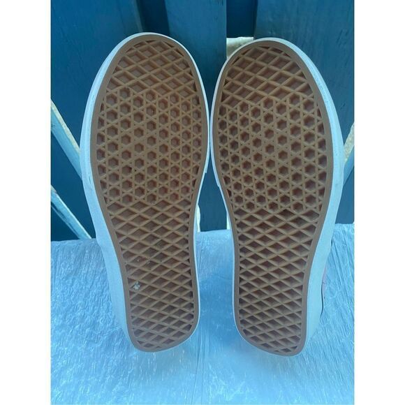 Vans Women’s Shoe Disney Mickey Mouse Minnie Goofy Hawaiian Aloha Sz 8.5 US - Picture 4 of 10